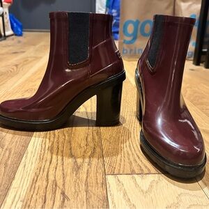Hunter Red Heeled Boots with Chunky Heel and Natural Rubber Latex Finish